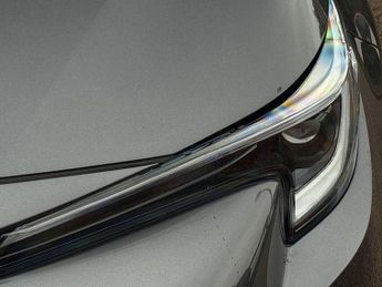 Toyota Corolla 1.8 VVT-h Design Hatchback 5dr Petrol Hybrid CVT Euro 6 (s/s) (1