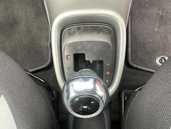 Toyota AYGO 1.0 VVT-i x-play x-shift Euro 6 5dr