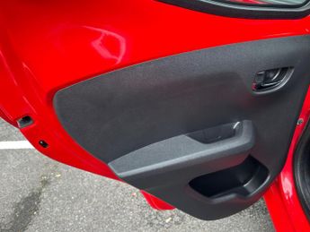 Toyota AYGO 1.0 VVT-i x-play x-shift Euro 6 5dr