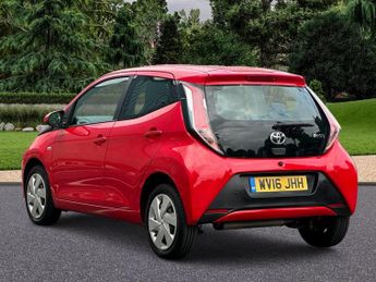Toyota AYGO 1.0 VVT-i x-play x-shift Euro 6 5dr
