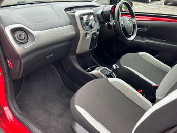 Toyota AYGO 1.0 VVT-i x-play x-shift Euro 6 5dr
