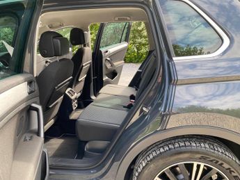 Volkswagen Tiguan 2.0 TDI SE Navigation DSG 4Motion Euro 6 (s/s) 5dr