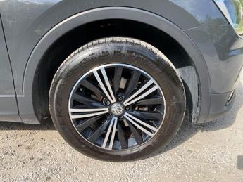 Volkswagen Tiguan 2.0 TDI SE Navigation DSG 4Motion Euro 6 (s/s) 5dr
