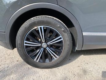 Volkswagen Tiguan 2.0 TDI SE Navigation DSG 4Motion Euro 6 (s/s) 5dr