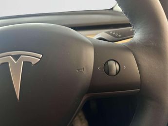 Tesla Model Y (Dual Motor) Long Range SUV 5dr Electric Auto 4WDE (384 bhp)