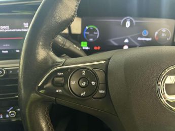 Vauxhall Mokka Electric 50kWh Elite Nav Premium SUV 5dr Electric Auto (136 ps)