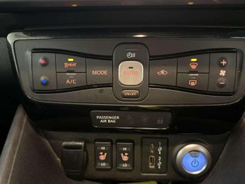 Nissan Leaf 40kWh N-Connecta Hatchback 5dr Electric Auto (150 ps)