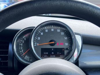 MINI Hatch 1.5 Cooper Classic Steptronic Euro 6 (s/s) 5dr