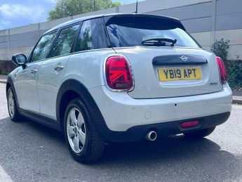 MINI Hatch 1.5 Cooper Classic Steptronic Euro 6 (s/s) 5dr