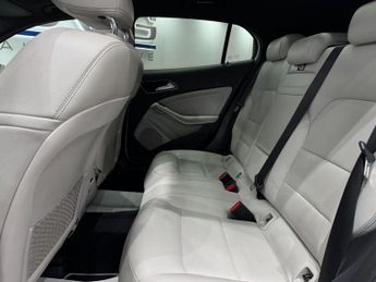 Mercedes-Benz GLA 2.1 GLA220 CDI Sport 7G-DCT 4MATIC Euro 6 (s/s) 5dr
