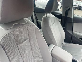 Audi A4 2.0 TDI 35 Technik S Tronic Euro 6 (s/s) 4dr