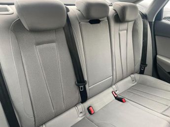 Audi A4 2.0 TDI 35 Technik S Tronic Euro 6 (s/s) 4dr