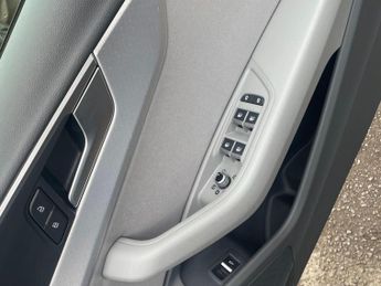 Audi A4 2.0 TDI 35 Technik S Tronic Euro 6 (s/s) 4dr
