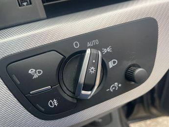 Audi A4 2.0 TDI 35 Technik S Tronic Euro 6 (s/s) 4dr