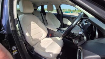 Jaguar F-PACE 2.0 D180 Prestige Auto AWD Euro 6 (s/s) 5dr