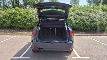 Jaguar F-PACE 2.0 D180 Prestige Auto AWD Euro 6 (s/s) 5dr