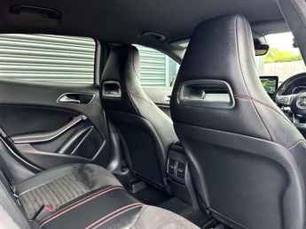 Mercedes-Benz GLA 2.1 GLA 200 AMG Line Executive D 4Matic Auto 4WD 5dr