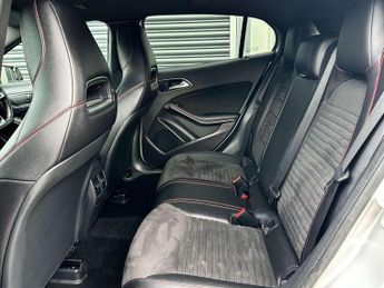 Mercedes-Benz GLA 2.1 GLA 200 AMG Line Executive D 4Matic Auto 4WD 5dr