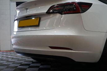 Tesla Model 3 Standard Range Plus Auto RWD 4dr