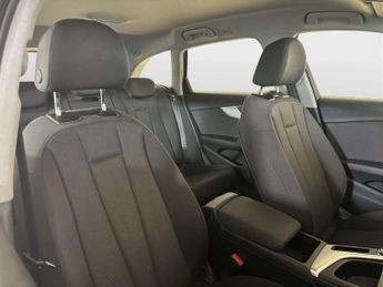 Audi A4 Avant 2.0 TFSI 35 Technik Estate 5dr Petrol Manual Euro 6 (s/s) (150 p
