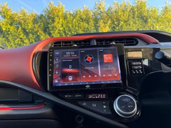 Toyota Aqua 1.5 PETROL HYBRID AUTOMATIC