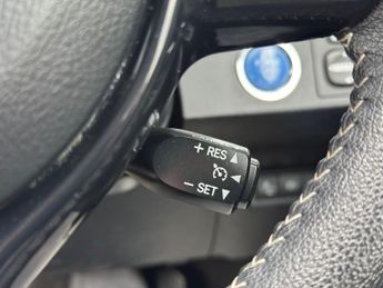 Toyota Yaris 1.5 VVT-h Icon Tech E-CVT Euro 6 (s/s) 5dr