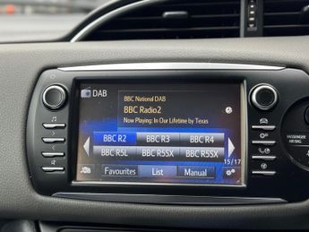 Toyota Yaris 1.5 VVT-h Icon Tech E-CVT Euro 6 (s/s) 5dr