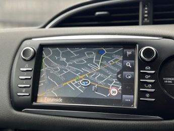 Toyota Yaris 1.5 VVT-h Icon Tech E-CVT Euro 6 (s/s) 5dr