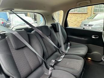 Renault Scenic 1.6 VVT Dynamique 5dr