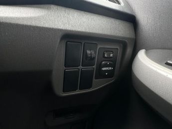 Toyota Prius 1.8 VVT-h T4 CVT Euro 5 (s/s) 5dr