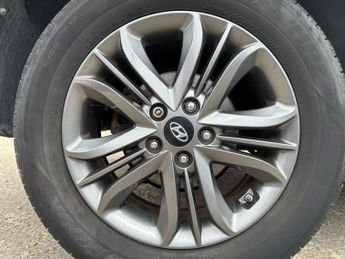 Hyundai ix35 2.0 CRDi SE SUV 5dr Diesel Auto 4WD Euro 5 (134 bhp)