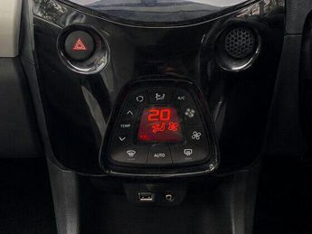 Toyota AYGO 1.0 VVT-i x-press x-shift Euro 6 5dr