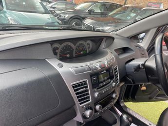 SsangYong Turismo 2.2D EX T-Tronic Euro 6 5dr