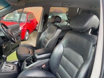 SsangYong Turismo 2.2D EX T-Tronic Euro 6 5dr