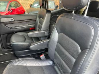 SsangYong Turismo 2.2D EX T-Tronic Euro 6 5dr