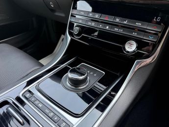Jaguar XE 2.0d R-Sport Auto Euro 6 (s/s) 4dr