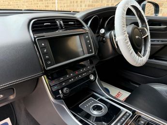 Jaguar XE 2.0d R-Sport Auto Euro 6 (s/s) 4dr