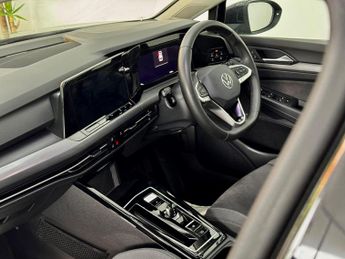 Volkswagen Golf 1.5 eTSI MHEV Style DSG Euro 6 (s/s) 5dr