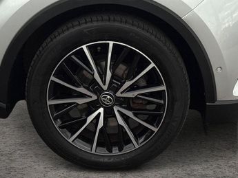 Toyota C-HR 1.8 VVT-h Excel SUV 5dr Petrol Hybrid CVT Euro 6 (s/s) (122 ps)