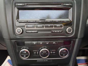 Volkswagen Golf 1.6 TDI BlueMotion Tech SE Cabriolet Euro 5 (s/s) 2dr