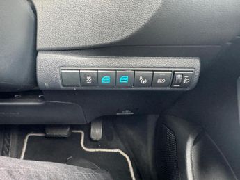 Toyota Corolla 1.8 VVT-h Icon Tech CVT Euro 6 (s/s) 5dr