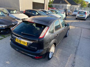 Ford Focus 1.6 Titanium 5dr