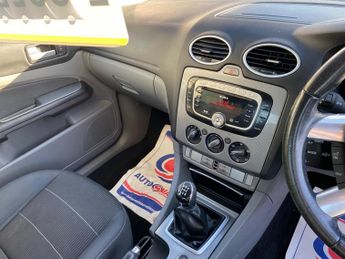 Ford Focus 1.6 Titanium 5dr