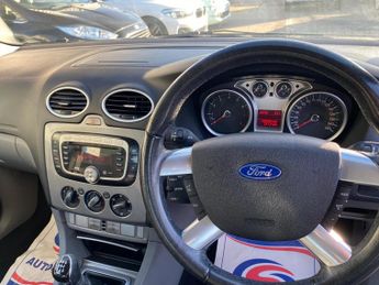 Ford Focus 1.6 Titanium 5dr