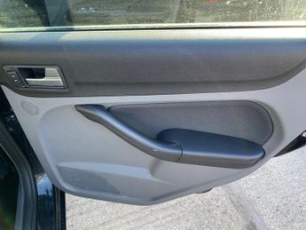 Ford Focus 1.6 Titanium 5dr