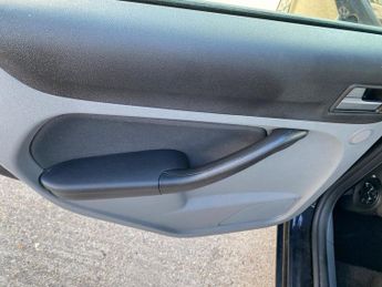 Ford Focus 1.6 Titanium 5dr