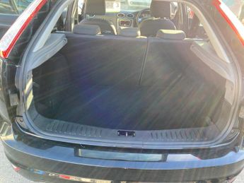 Ford Focus 1.6 Titanium 5dr