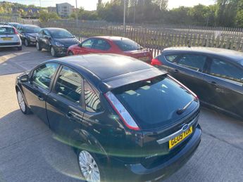 Ford Focus 1.6 Titanium 5dr