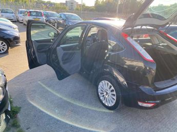 Ford Focus 1.6 Titanium 5dr
