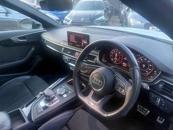 Audi A4 Avant 2.0 TFSI 35 Black Edition S Tronic Euro 6 (s/s) 5dr